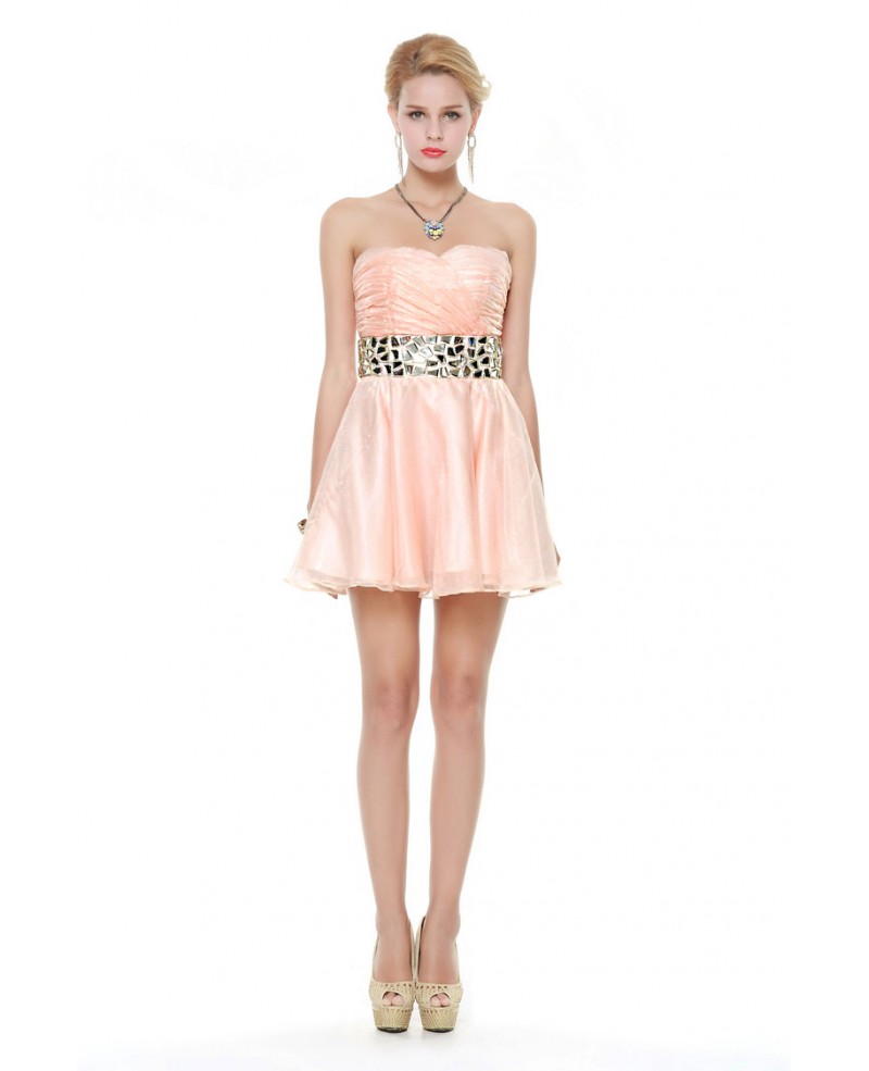 Chic Strapless Tulle Short Prom Dress With Beading