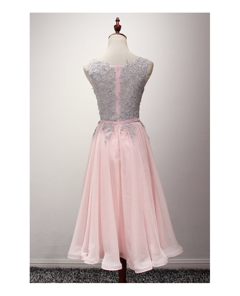 Blush A-line Scoop Neck Knee-length Chiffon Homecoming Dress With Appliques Lace