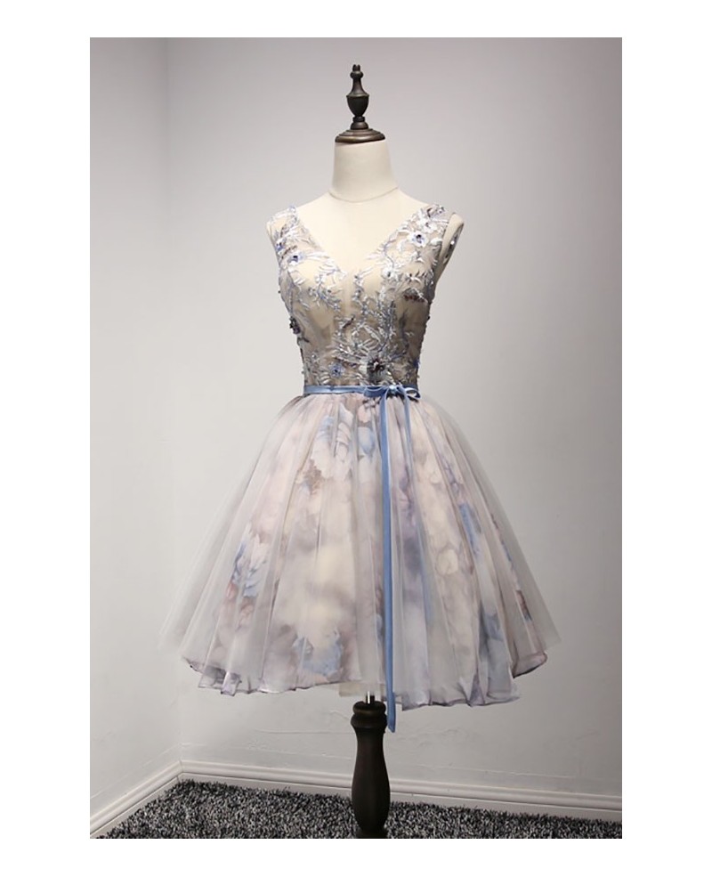Floral Print Ball-gown V-neck Short Tulle Homecoming Dress With Appliques Lace