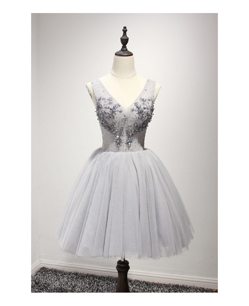 Chic Ball-gown V-neck Short Tulle Homecoming Dress With Beading - Click Image to Close