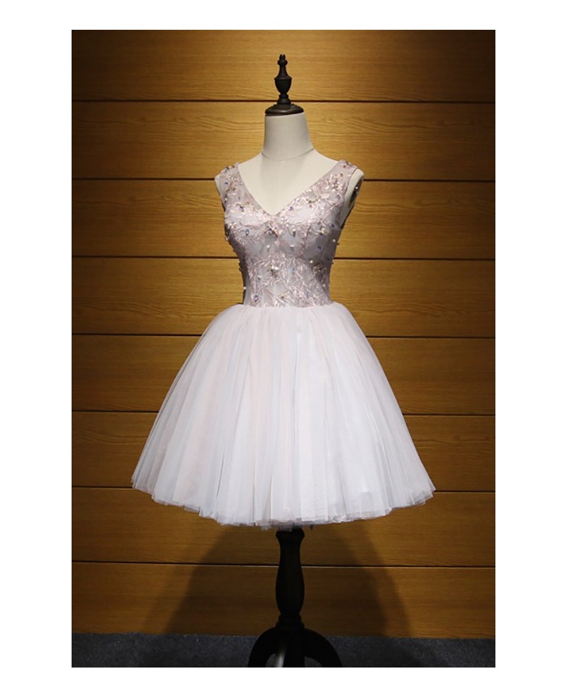 Romantic Ball-gown V-neck Short Tulle Homecoming Dress With Beading