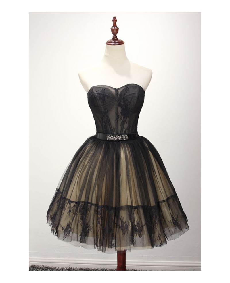 Stunning Ball-gown Sweetheart Short Tulle Homecoming Dress With Lace