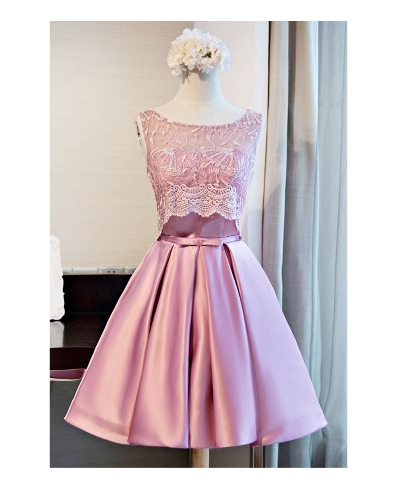 Chic Ball-gown Scoop Neck Short Satin Homecoming Dress With Lace - Click Image to Close