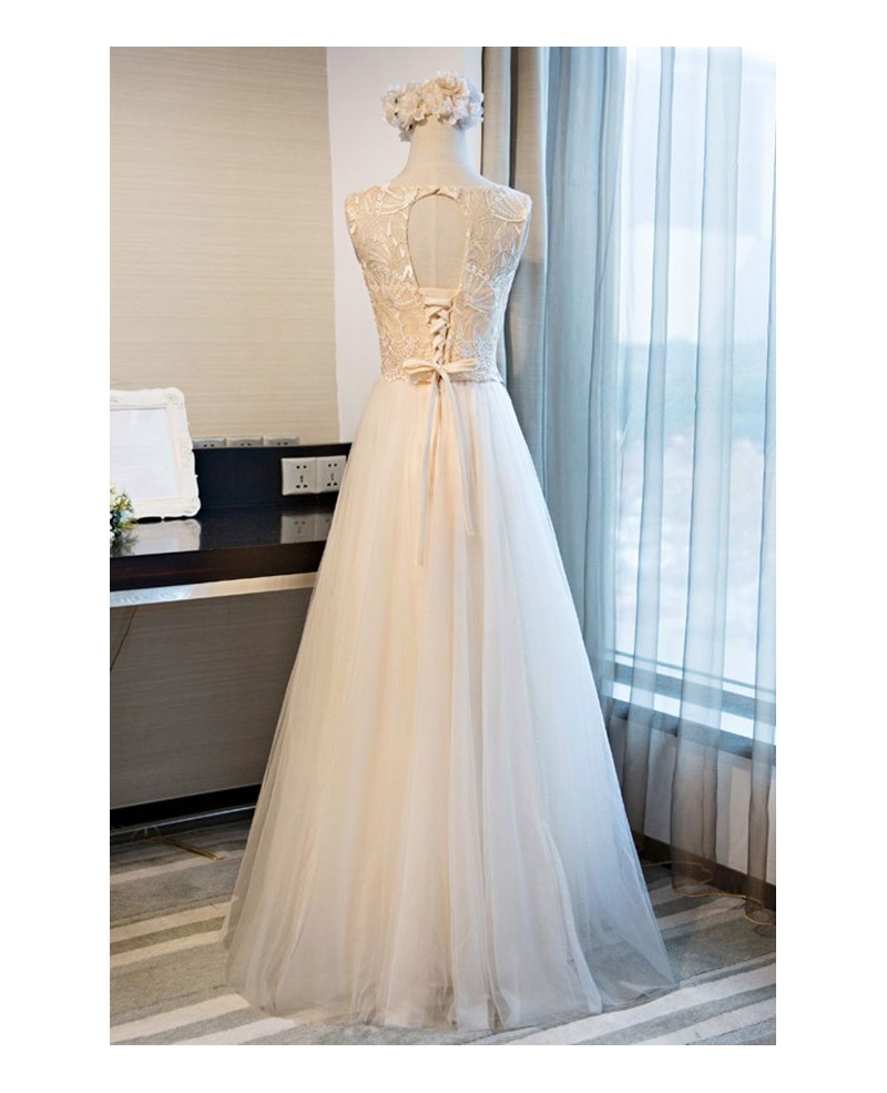 Romantic A-line Scoop Neck Floor-length Tulle Prom Dress With Appliques Lace