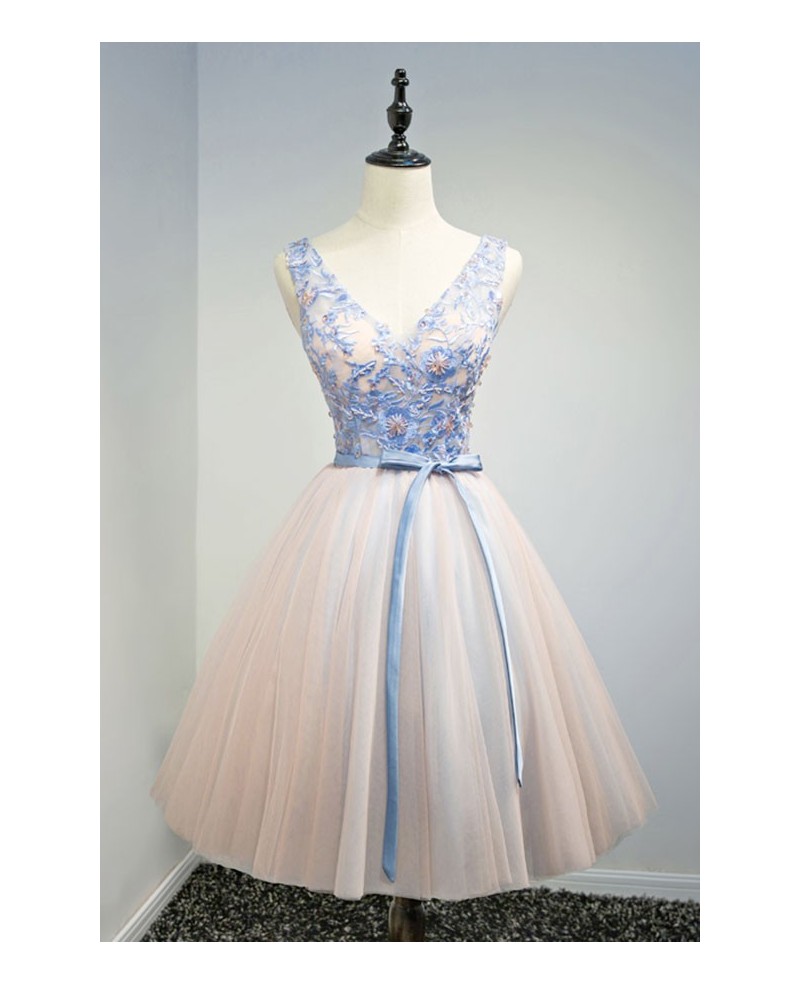 Special Ball-gown V-neck Short Tulle Homecoming Dress With Appliques Lace - Click Image to Close
