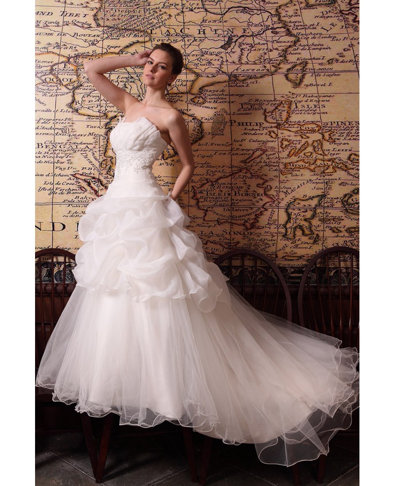 Ball-gown Strapless Court Train Tulle Wedding Dress With Beading