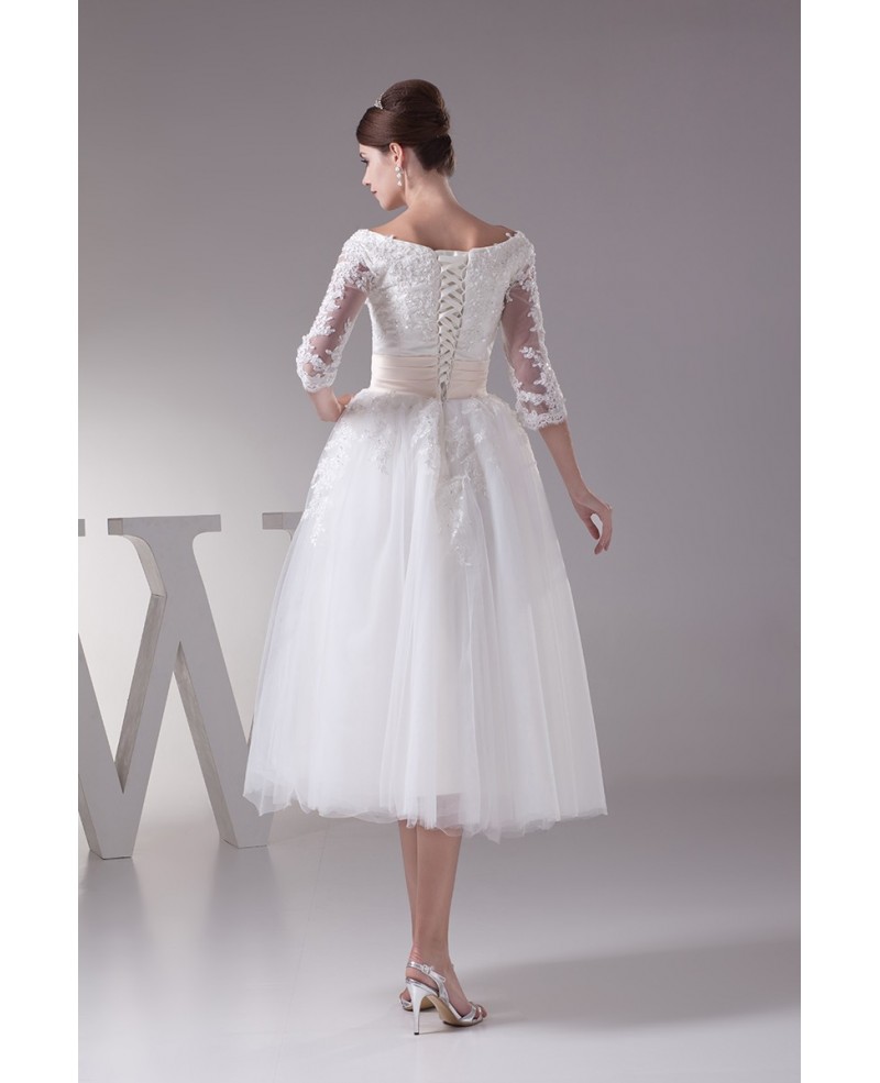 A-line Scoop Neck Tea-length Tulle Wedding Dress With Appliques Lace