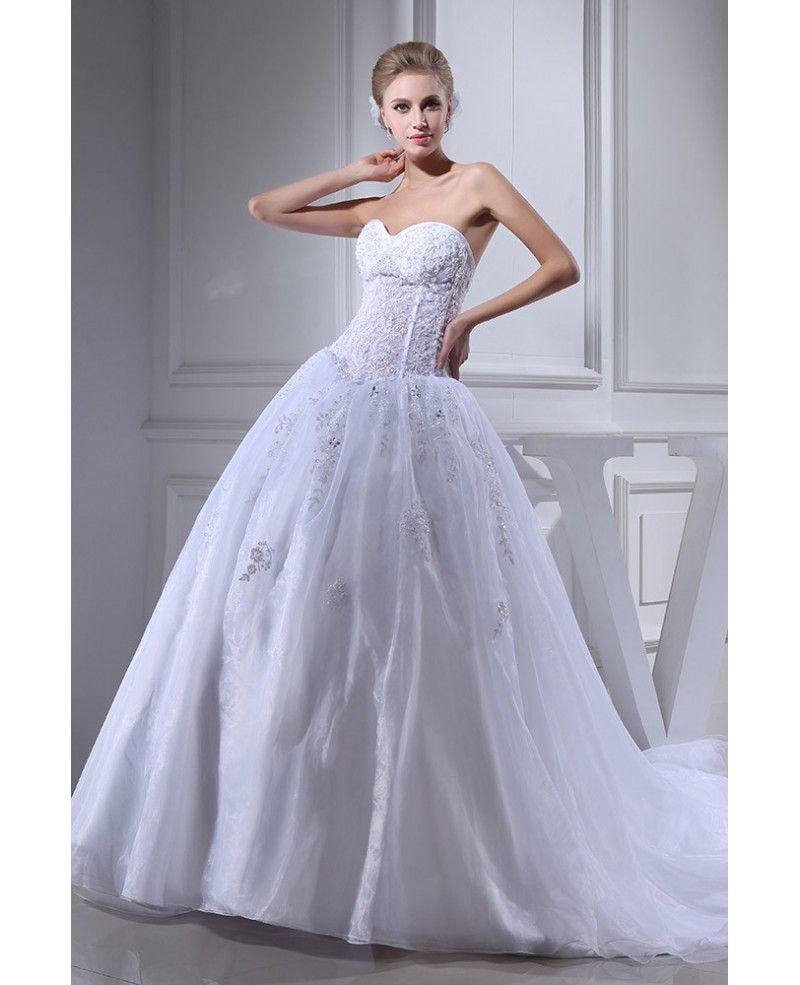 Traditional Beaded Lace Sweetheart Tulle Wedding Dress with Train