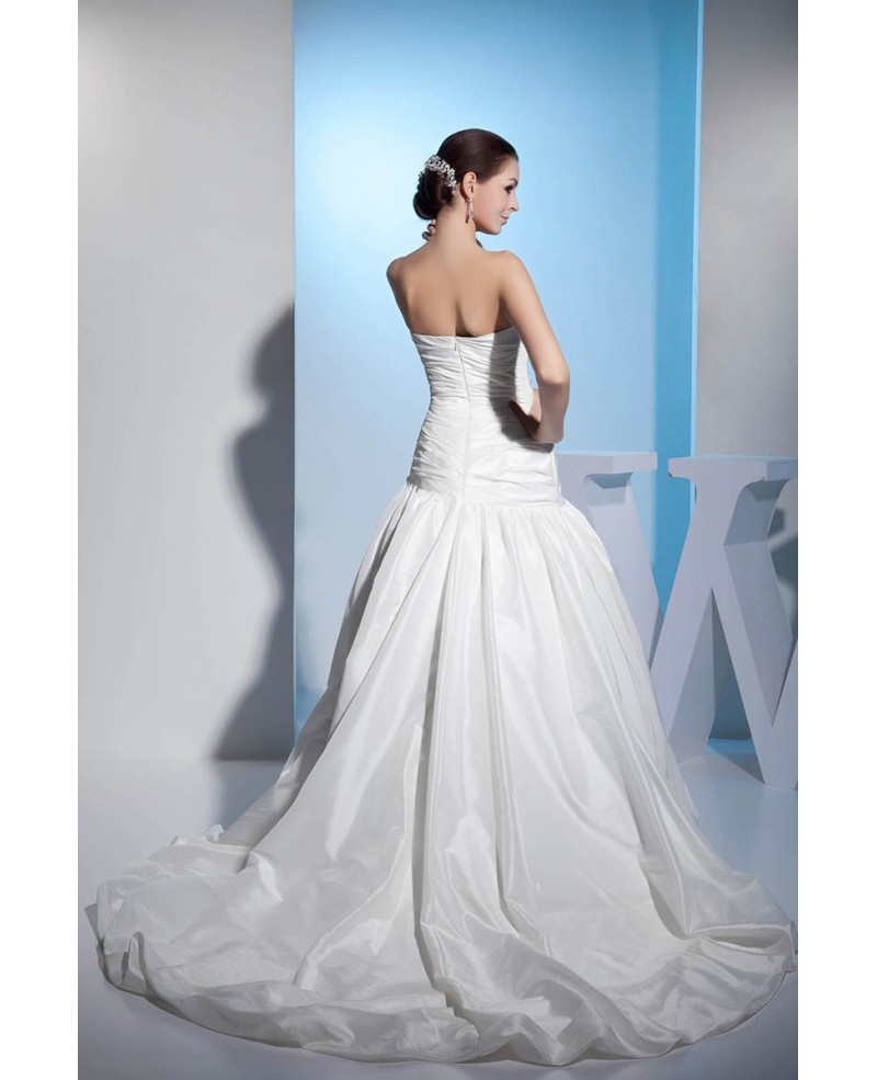 Sweetheart Ruffled Taffeta Ball Gown Wedding Dress with Long Train - Click Image to Close