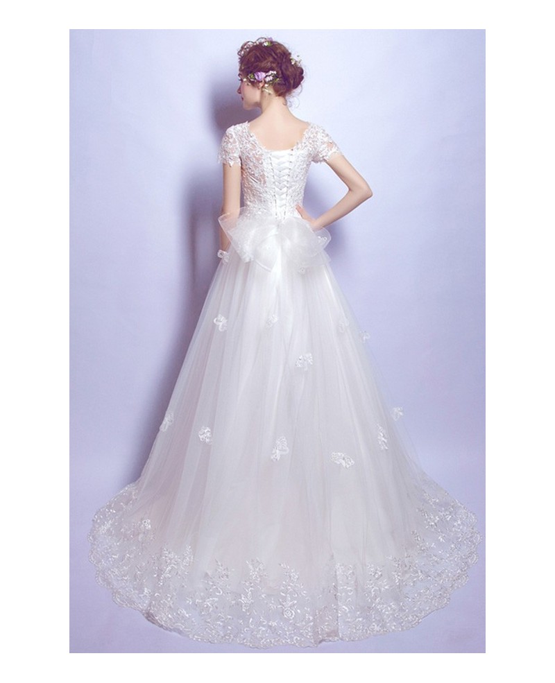 Feminine Ball-gown Scoop Neck Court Train Tulle Wedding Dress With Lace