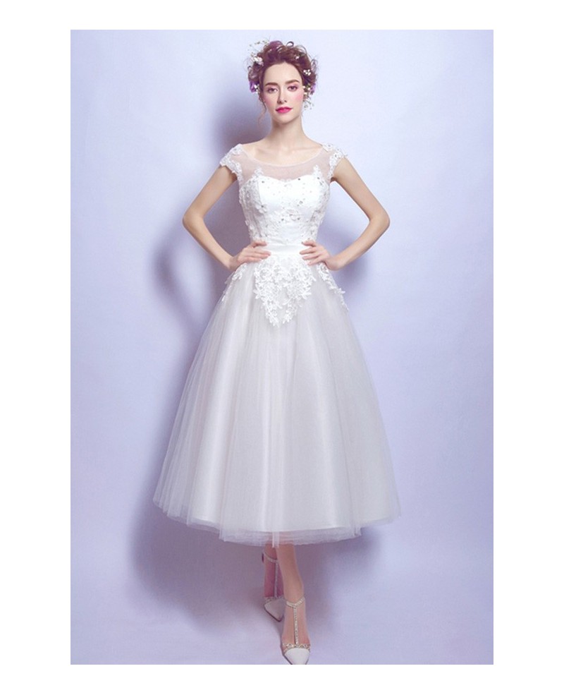 Vintage A-line Scoop Neck Tea-length Tulle Wedding Dress With Appliques Lace