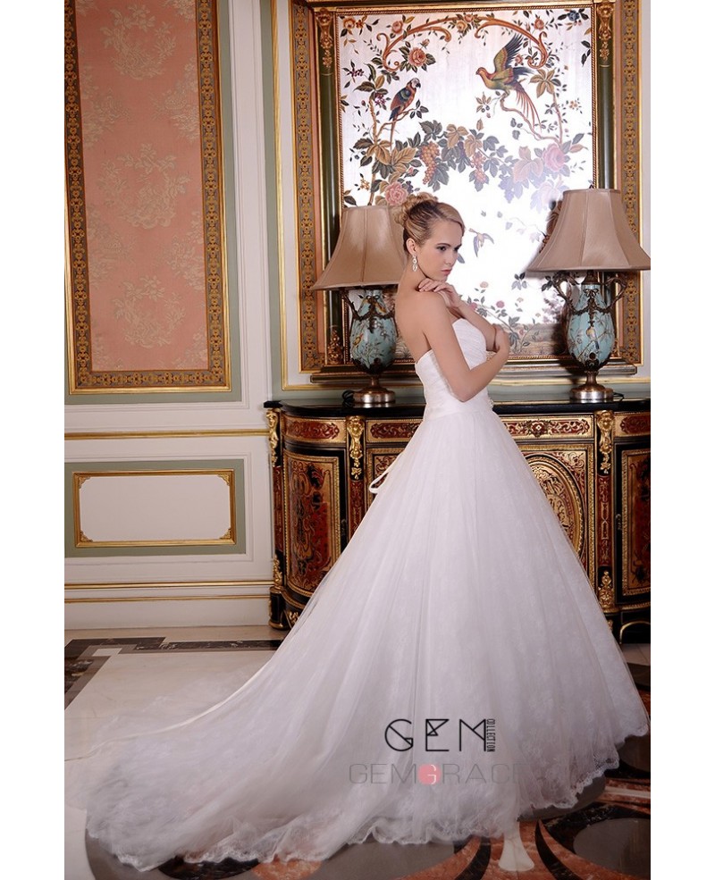 A-Line Sweetheart Court Train Lace Organza Wedding Dress With Beading
