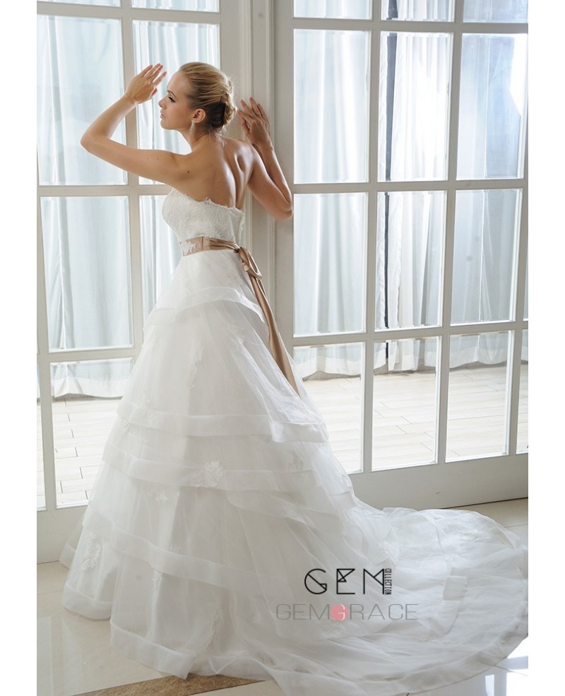 Ball-Gown Sweetheart Court Train Tulle Wedding Dress With Appliques Lace Ruffles
