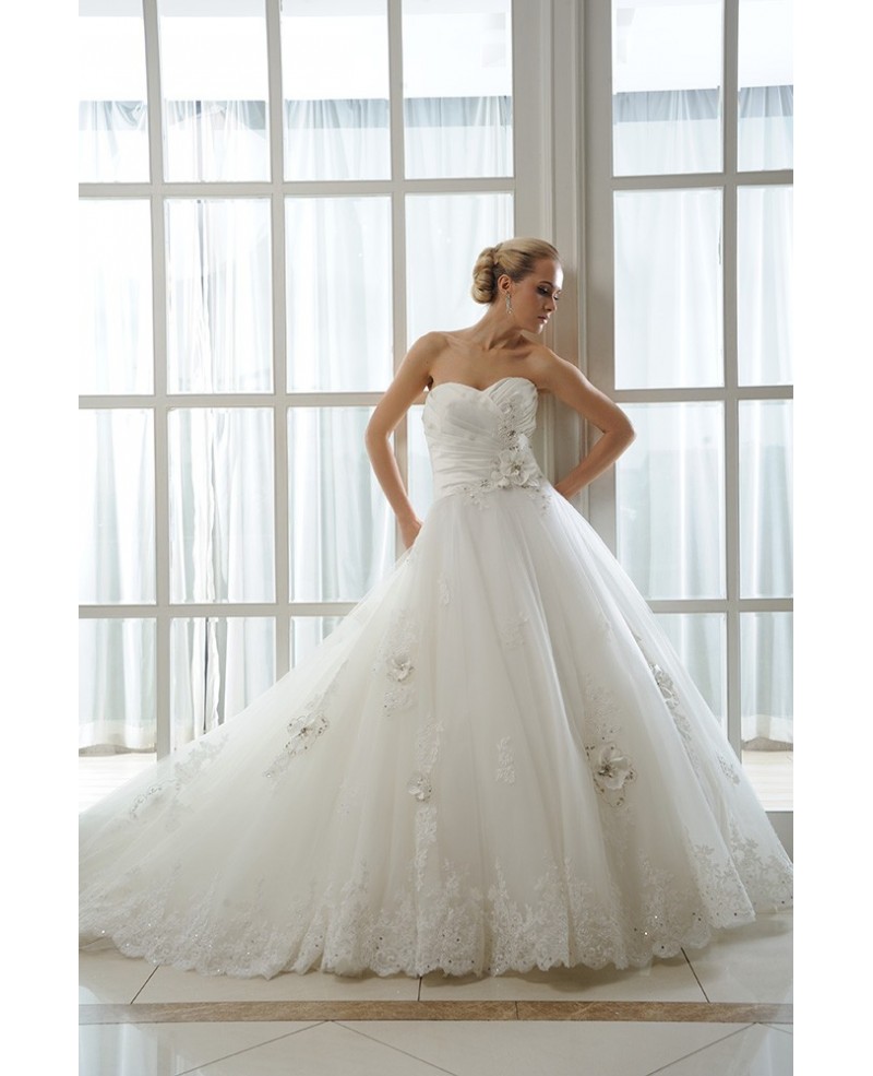 Ball-Gown Sweetheart Court Train Tulle Wedding Dress With Beading Appliques Lace Flowers